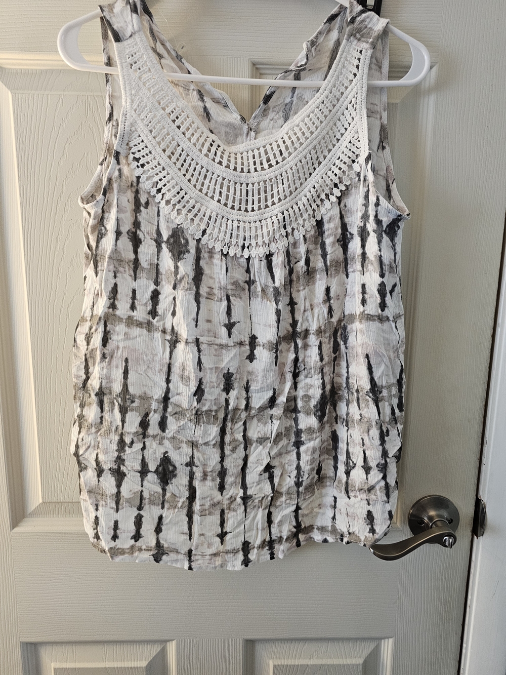 2 Tops-Crochet Yoke Sleeveless White Rose & Gray & Burnt Orange NVR WORN